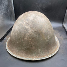 Lade das Bild in den Galerie-Viewer, Original WW2 British/Canadian Army Mk3 Turtle Combat Helmet - The Militaria Shop