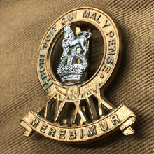 Load image into Gallery viewer, Genuine WW2 British Army Cap Badge - 15th/19th The King's Royal Hussars - The Militaria Shop