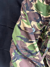 Load image into Gallery viewer, British Army DPM Camouflaged jacket Smock Windproof -Size 160/104 - The Militaria Shop