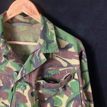 Load image into Gallery viewer, Genuine British Army DPM Camo Lightweight Combat Jacket - 170/104 - The Militaria Shop