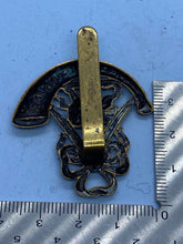 Load image into Gallery viewer, Original British Army WW1 London Volunteer Rifles VTC Cap Badge - The Militaria Shop