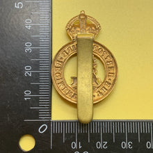 Load image into Gallery viewer, Original WW1 British Army Cap Badge - Hertfordshire Regiment - The Militaria Shop