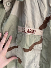 Load image into Gallery viewer, Gulf War US Army DCU Camouflaged Combat Field Coat/Jacket - Small/Regular - The Militaria Shop