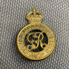 Load image into Gallery viewer, Original WW1 British Army Royal Horse Guards Cap Badge - The Militaria Shop