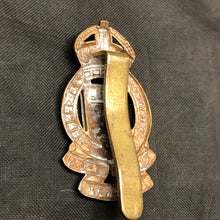 Lade das Bild in den Galerie-Viewer, Original British Army Cap/Beret Badge - Royal Army Ordnance Corps RAOC - The Militaria Shop