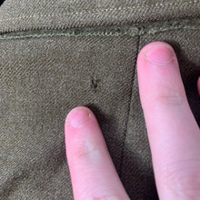 Lade das Bild in den Galerie-Viewer, Original WW2 US Army Class A Dress Jacket 1943 - Private Ryan Prop - 39" Large - The Militaria Shop