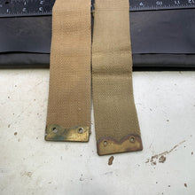 Lade das Bild in den Galerie-Viewer, Original WW2 British Army 37 Pattern Equipment Webbing L Strap Set - The Militaria Shop