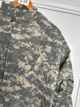 Charger l'image dans la galerie, Surplus US Army ACU Combat Uniform Jacket-Small Regular - The Militaria Shop