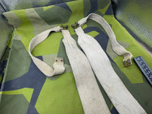 Load image into Gallery viewer, Original WW2 British Army Matching Pair of L-Straps ME Co. Marked - The Militaria Shop