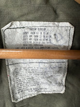 Lade das Bild in den Galerie-Viewer, Genuine US M65 Woodland Camouflage Field Jacket - Medium Regular - The Militaria Shop