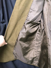 Lade das Bild in den Galerie-Viewer, Original British Army No.2 Dress Uniform Jacket - Grade 1 - Size 182/108/92 - The Militaria Shop