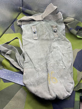 Charger l'image dans la galerie, Original US Army Vietnam War Era Snout Type Gas Mask Bag - The Militaria Shop