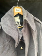 Charger l'image dans la galerie, Genuine British Army Surplus Household Guards Greatcoat Overcoat Size 188/100 - The Militaria Shop