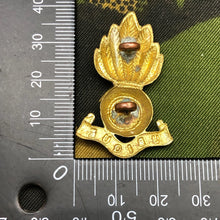 Load image into Gallery viewer, Original WW2 British Army Collar Badge - Royal Artillery - The Militaria Shop