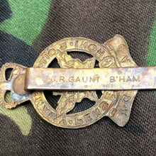 Load image into Gallery viewer, Original Canadian Army Royal Montreal Regiment Beret / Cap Badge - The Militaria Shop