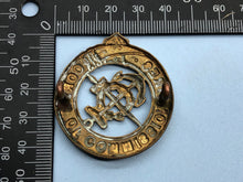 Lade das Bild in den Galerie-Viewer, Genuine Corps of Commissionaires Cap Badge - The Militaria Shop