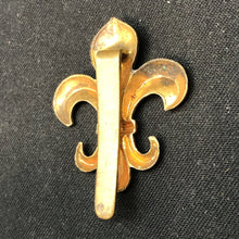 Load image into Gallery viewer, Original WW2 British Army Cap Badge - Manchester Regiment - The Militaria Shop