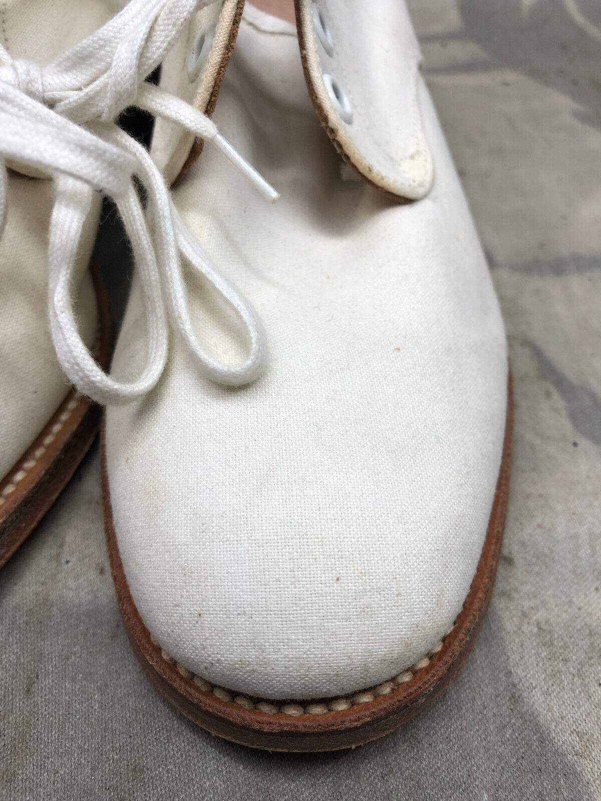 Genuine British Army Women's White Summer Shoes - WW2 Pattern - Size UK 4.5 S - The Militaria Shop