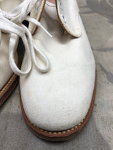 Load image into Gallery viewer, Genuine British Army Women's White Summer Shoes - WW2 Pattern - Size UK 4.5 S - The Militaria Shop