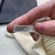 Lade das Bild in den Galerie-Viewer, British Army Issue Thick Cold Weather White Wool Wristlets Sleeves - The Militaria Shop