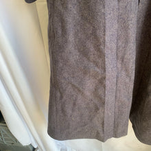 Charger l'image dans la galerie, Original British Army Foot Guards Greatcoat Other Ranks - Size 176/100 - The Militaria Shop