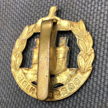 Load image into Gallery viewer, Original WW2 British Army Cap Badge - Dorsetshire Regiment - The Militaria Shop