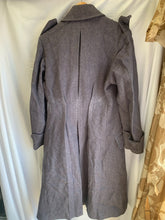 Charger l'image dans la galerie, Original British Army Foot Guards Greatcoat Other Ranks - Size 176/100 - The Militaria Shop