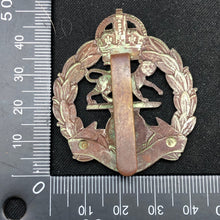 Charger l'image dans la galerie, Original WW2 British Army Cap Badge - Royal Hampshire Regiment - The Militaria Shop