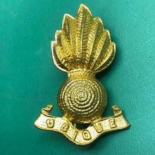 Load image into Gallery viewer, Genuine British Army Cap Badge - Royal Artillery - The Militaria Shop