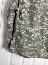 Charger l'image dans la galerie, Surplus US Army ACU Combat Uniform Jacket-Medium Regular - The Militaria Shop