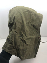 Lade das Bild in den Galerie-Viewer, Original WW2 US Army M-1943 Smock Hood - Size Medium - The Militaria Shop