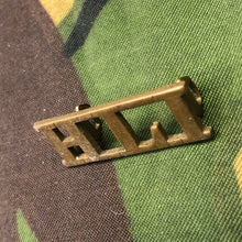 Charger l'image dans la galerie, Genuine British Army WW1 Brass Shoulder Title - Highland Light Infantry HLI - The Militaria Shop