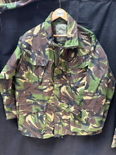 Lade das Bild in den Galerie-Viewer, Genuine British Army DPM Camouflaged Combat Field Jacket - Size 160/104 - The Militaria Shop