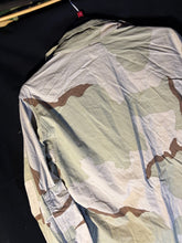 Charger l'image dans la galerie, Gulf War US Army DCU Camouflaged Combat Field Coat/Jacket - Large/Regular - The Militaria Shop