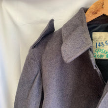 Charger l'image dans la galerie, Original British Army Foot Guards Greatcoat Other Ranks - Size 176/100 - The Militaria Shop
