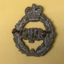 Lade das Bild in den Galerie-Viewer, Genuine British Army 2nd Dragoon Guards Cap Badge - The Militaria Shop