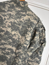 Charger l'image dans la galerie, Surplus US Army ACU Combat Uniform Jacket-Small Regular - The Militaria Shop