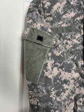 Charger l'image dans la galerie, Surplus US Army ACU Combat Uniform Jacket -Size Large-Short - The Militaria Shop