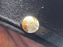 Lade das Bild in den Galerie-Viewer, Original British Army Worcestershire Regimental Peaked Cap - 55cm - The Militaria Shop