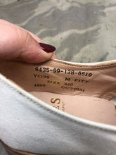 Load image into Gallery viewer, Genuine British Army Women's White Summer Shoes - WW2 Pattern - Size UK 6 M - The Militaria Shop