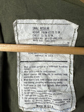 Lade das Bild in den Galerie-Viewer, Genuine US M65 Woodland Camouflage Field Jacket - Small Regular - The Militaria Shop