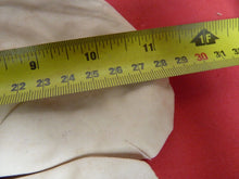 Charger l'image dans la galerie, Original WW2 British Army Gunners Winter White Gloves - 1942 - The Militaria Shop