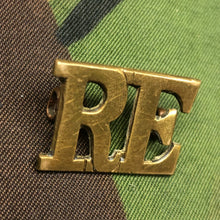 Load image into Gallery viewer, Genuine British Army WW1 Brass Shoulder Title - Royal Engineers - The Militaria Shop