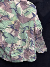 Charger l'image dans la galerie, Surplus British Army 68 Pattern DPM Camouflaged Smock Combat 36in Chest - The Militaria Shop