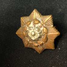 Charger l'image dans la galerie, Original WW1 British Army Collar Badge - East Yorkshire Regiment - The Militaria Shop