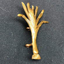 Load image into Gallery viewer, Original WW1/WW2 British Army Brass Cap Badge - Welch Regiment - The Militaria Shop