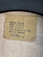 Lade das Bild in den Galerie-Viewer, Gulf War US Army DCU Camouflaged Combat Field Coat/Jacket - Medium/Regular - The Militaria Shop