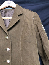 Lade das Bild in den Galerie-Viewer, British Army No.2 Women's Dress Uniform Jacket - Paratrooper - Size 170/92/72 - The Militaria Shop