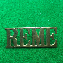 Load image into Gallery viewer, Original WW2 British Army Brass Shoulder Title - REME Engineers - The Militaria Shop