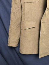 Lade das Bild in den Galerie-Viewer, Original British Army No.2 Dress Uniform Jacket - Grade 1 - Size 176/104/88 - The Militaria Shop